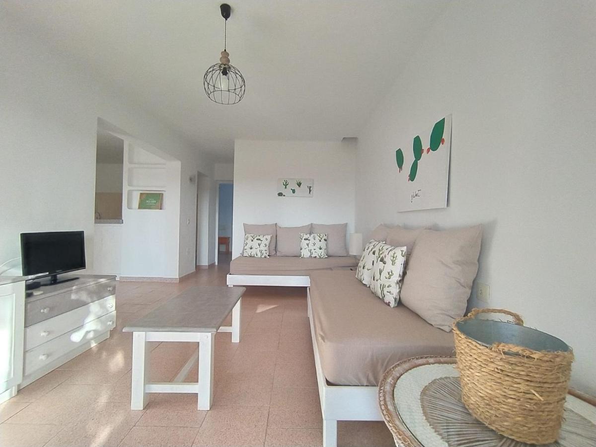 Ferienwohnung Viviendas Ferrer-Es Mal Pas San Francisco Javier Exterior foto